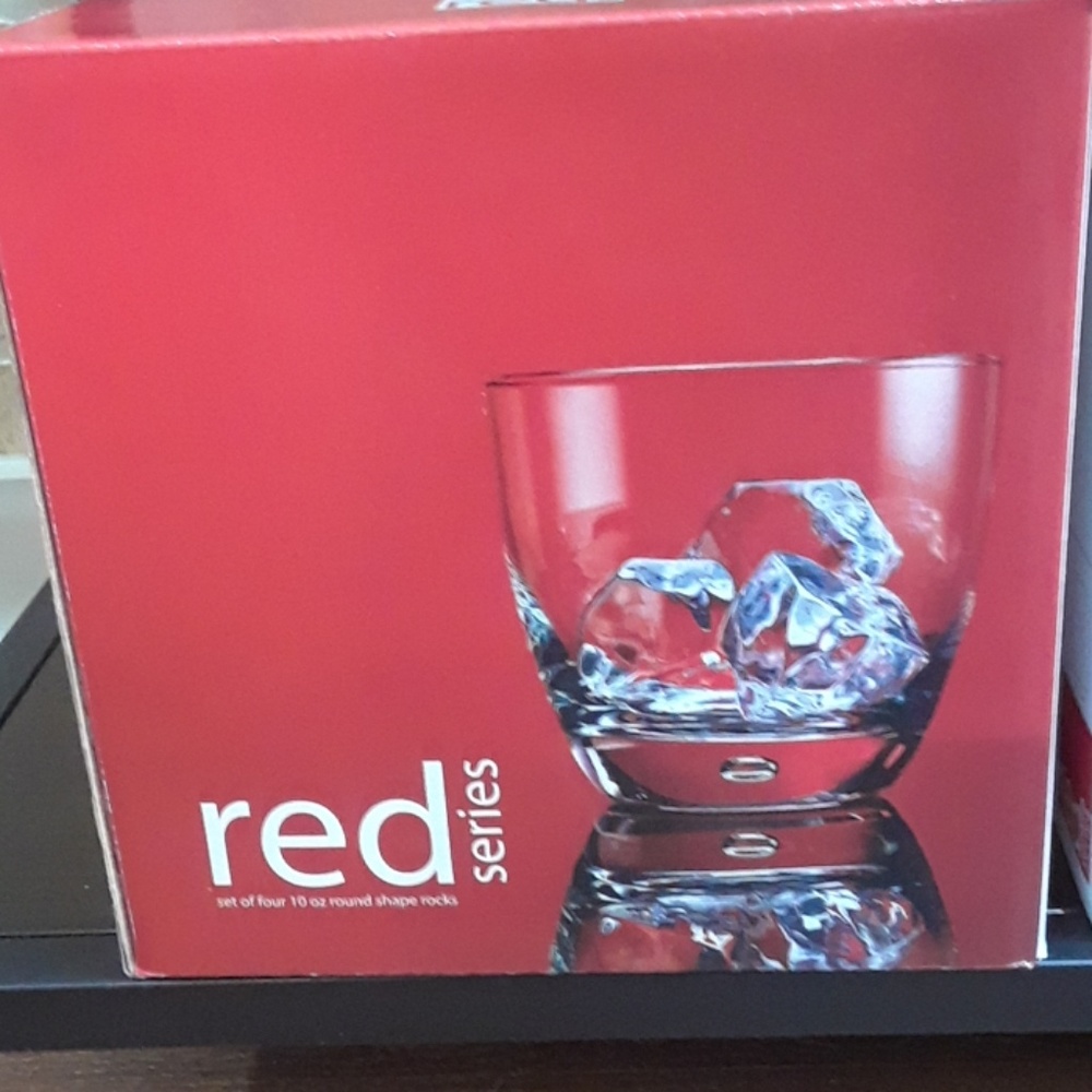 Red series 10 oz. round rocks
